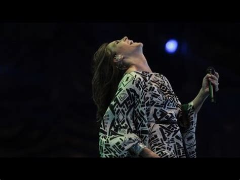 Arequito, argentina) es una cantante, abogada y escribana argentina, hermana menor de la cantante soledad pastorutti, a quien suele acompañar a dúo profesionalmente desde 1997 y como solista desde 2007. Soledad Pastorutti en Cosquín 2017 - YouTube