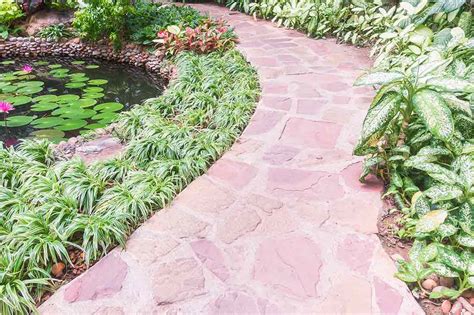 Pesona Batu Alam untuk Desain Taman Rumah Anda - ARSITAG