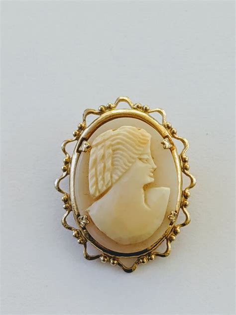 Vintage Coro Victorian Cameo Gem