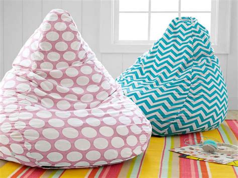 Pottery barn originally sent me a chair for review purposes back in 2012. Pottery-Barn-Kids-Bean-Bags-Chairs-Features #dsgnforkids # ...