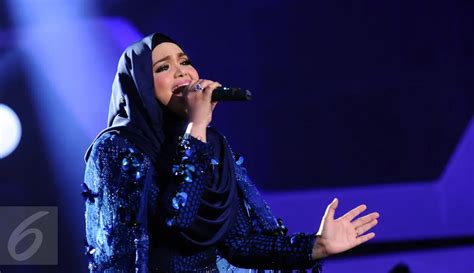 Siti Nurhaliza Hentak Panggung Konser Kemenangan Dangdut Academy Asia 2