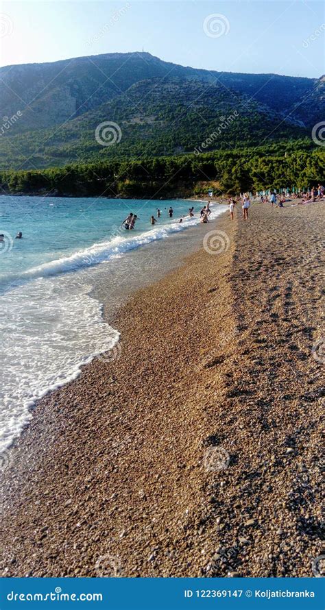 Setzen Sie Zlatni Ratte Bol Insel Von Brac Kroatien Dalmatien Auf Den Strand Redaktionelles
