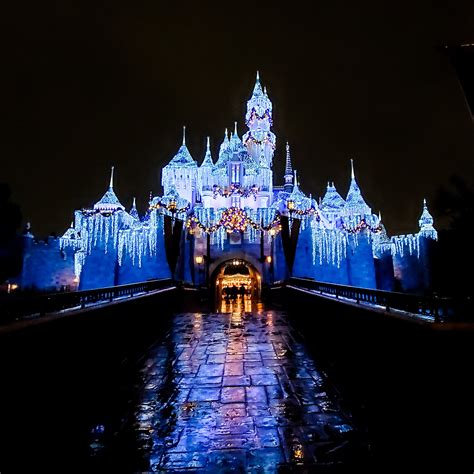Disneyland Castle At Midnight On Christmas 2019 Rdisneyland