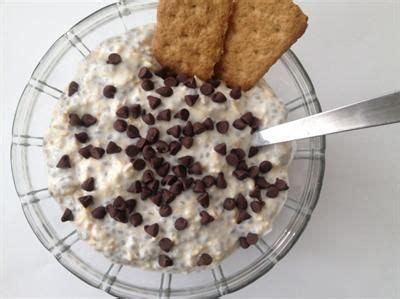 With oats, chia seeds, maple syrup, almond milk perfect chia overnight oats made with the yummiest ingredients and served chunky or creamy. RateYourBurn | 10 Ways to Make Overnight Oats Taste like ...