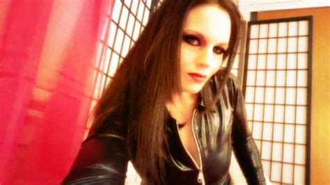 feature interview miss victoria reign domme addiction