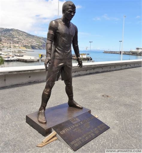 A statue of cristiano ronaldo has been making the headlines again, this time after fans if david beckham was once dubbed 'golden balls' by the media, we shudder to think which term will be ascribed to cristiano ronaldo after pictures went viral of cr7's statue with a buffed crotch, the result of more. Museu CR7 - Cristiano Ronaldo Museum on the Island of Madeira.