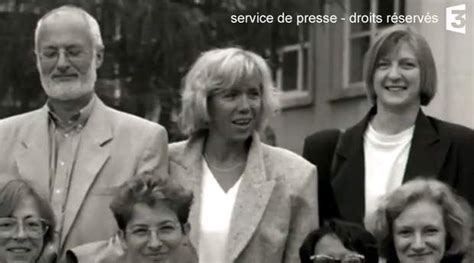 Die frau, ohne die ich nicht wäre, nennt emmanuel macron die zukünftige première dame, als sie ihn händehaltend einige tage. Découvrez Brigitte Macron en 1995, lors de sa rencontre ...