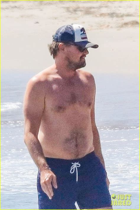 Leonardo Dicaprio Looks Like He S Having A Great Time During His Shirtless Beach Day Photo