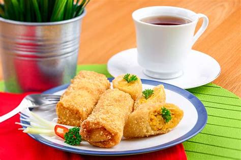 Berbagai bumbu rempah yang beragam juga membuat masakan pedas semakin lezat untuk disantap. Lumpia Isi Tahu Pedas : Resep Tahu Isi Sayur Resepedia ...