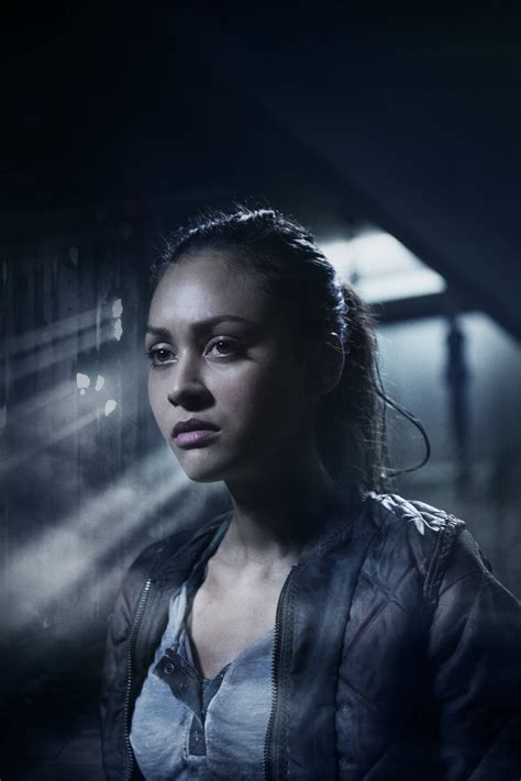 The 100 Raven Poster Actrice Serie Culte Film