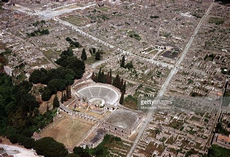 Introduction to pompeii and the city's history. The Rebirth of Athens in the Roman Empire - Brewminate