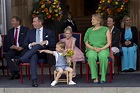 Com três anos, o príncipe Carlos foi o protagonista do Dia Nacional do ...