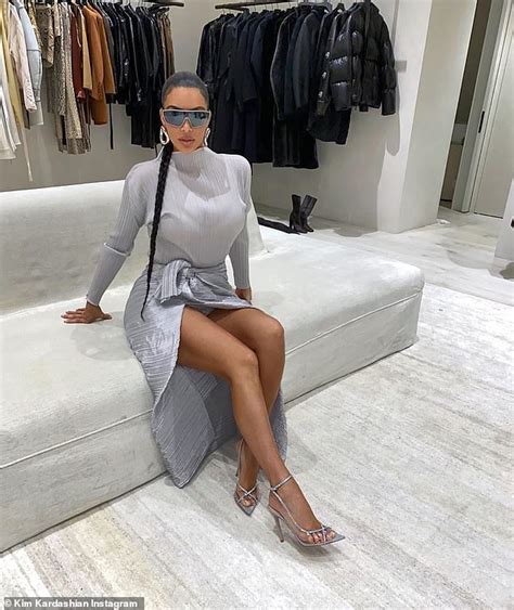 Kim Kardashian Strikes A Pose In Her Cavernous Closet Daily Mail Online