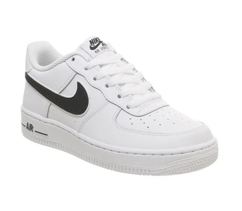 Nike air force für damen @ sidestep » riesige auswahl für frauen und männer viele exklusive styles und farben kostenloser versand. Nike Air Force 1 Trainers White Black - Sneaker damen