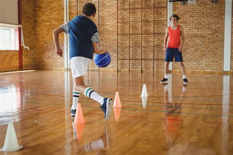 7 Basketball Drills For High School Improve Court Skills