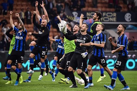 I m fc internazionale milano. Inter vs Milan Preview, Tips and Odds - Sportingpedia ...