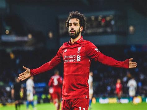 افتتح الدولي المصري محمد صلاح مبكرا باب التسجيل خلال المباراة التي جمعت فريقه ليفربول وضيفه نيوكاسل ضمن منافسات الجولة وبهذا الهدف، سجل صلاح اسمه بأحرف من ذهب في تاريخ ليفربول، حيث رفع عدد أهدافه في البريميرليغ هذا الموسم إلى 20 هدفا، كأول. هدفي محمد صلاح اليوم في شباك أرسنال - اليوم الإخباري