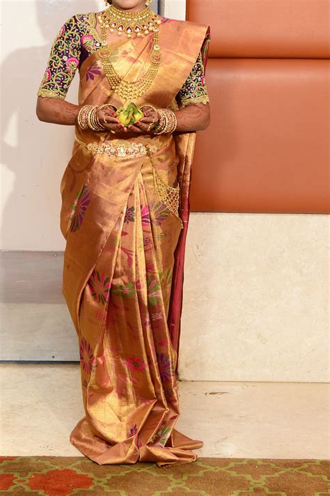 Gold Pattu Saree With Antique Jewellery Saree Fashion How To Wear