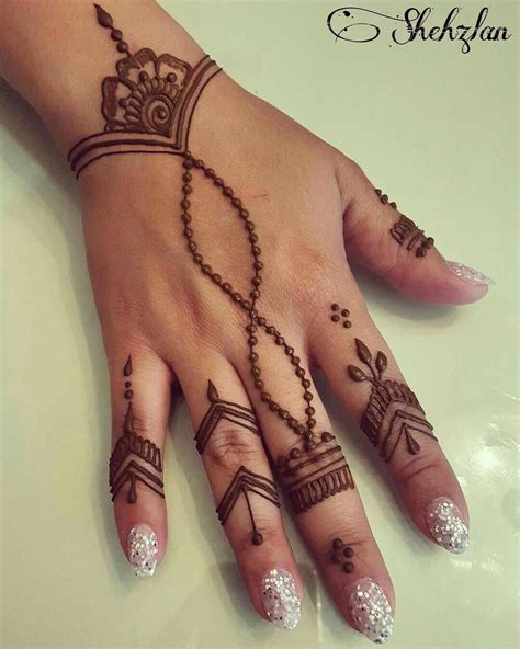 17 Beautiful Henna Designs Struggling Soul Simple Henna Tattoo