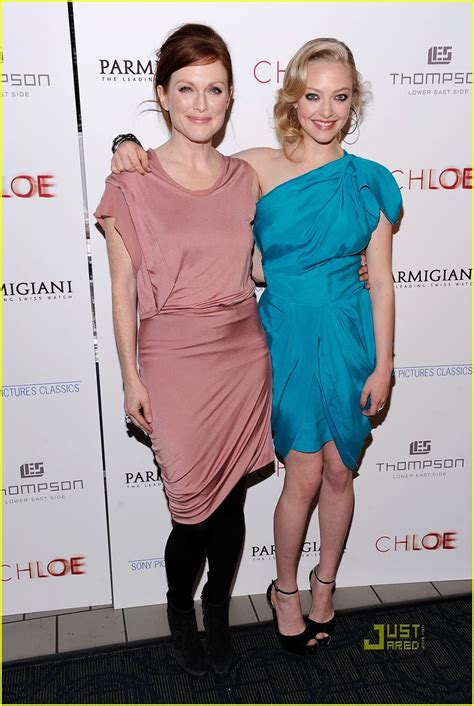 Amanda Seyfried Chloe Premiere With Julianne Moore Photo 2434911