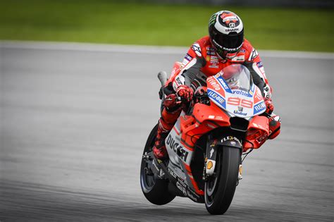 Hasil fp2 motogp valencia 2018. MotoGP: Lorenzo breaks lap record at Sepang on Day 3 ...