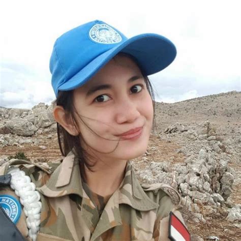 Pin By Puspita On Aparat Pejuang Wanita Militer Angkatan Darat
