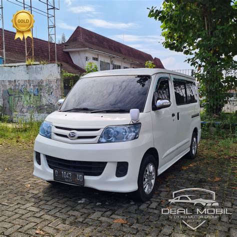 Jual Daihatsu Luxio M 2012 Deal Mobil Id By Djoko Motor Group Jual