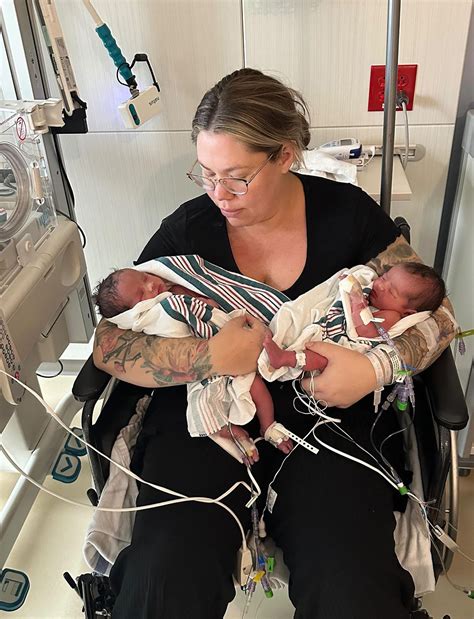 Teen Mom Kailyn Lowry Shares First Pic Of Twins And Harrowing Nicu Story Perez Hilton