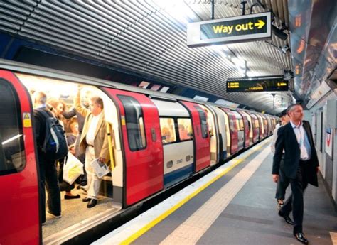 The London Underground Will Have Full 4g Signal On Trains In 2019