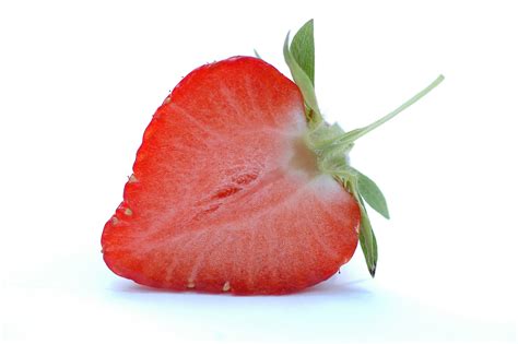 File:Half a strawberry.jpg - Wikipedia