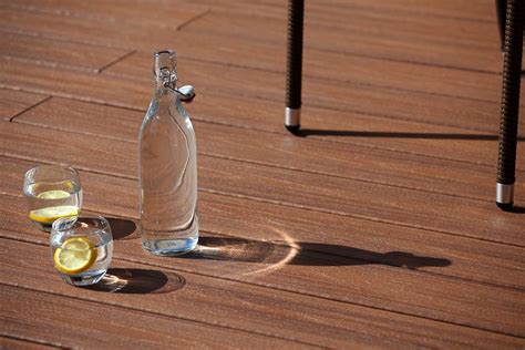 The heads tended to stip out when they got stuck. Tiki Torch - Trex Transcend® | Arbordeck