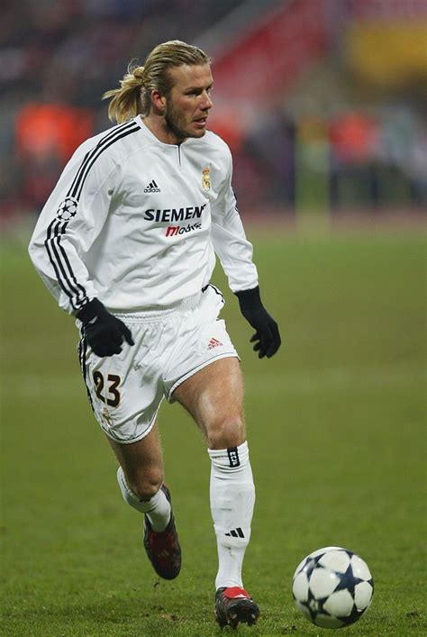 Neville 4 campbell 5 adams 6 keown 7 beckham 8 scholes 9 shearer 10 owen 11 mcmanaman 12 southgate 13 martyn 14 ince 15 barry 16 gerrard 17 wise 18 barmby 19 heskey 20 phillips 21 fowler 22 wright szövetségi kapitány: David Beckham of Real Madrid in action during the UEFA ...