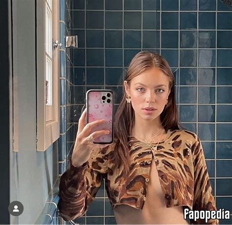 Claudia Sulewski Deepfake Nude Leaks Photo Fapopedia