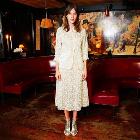 14 style tricks to steal from the effortlessly cool alexa chung no style star seems to capture