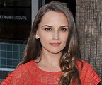 Rachael Leigh Cook Biography - Facts, Childhood, Family Life & Achievements