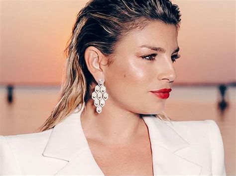 Emmanuela marrone, also known as emma or emma marrone (born may 25, 1984, in florence, italy) is an italian pop singer. Emma Marrone in Armani a Venezia: che spettacolo - Foto