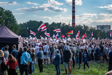 Historische Proteste In Belarus Elektrofähre Mit Wellenantrieb