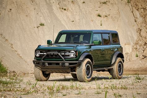 Eruption Green And Hot Pepper Red Metallic Coming For 2022 Bronco