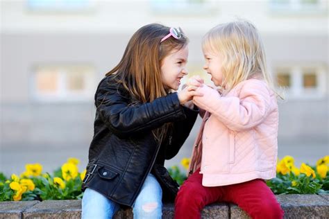 How to Handle Sibling Rivalry With Your Kids