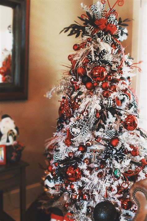All tied up in cello with a beautiful texas bow. Texas Tech Christmas tree | Christmas tree themes ...