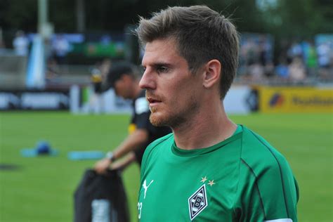 The borussia monchengladbach midfielder returned a positive test on wednesday but was. Aktuelles über Borussia Mönchengladbach: Die ‚neue ...