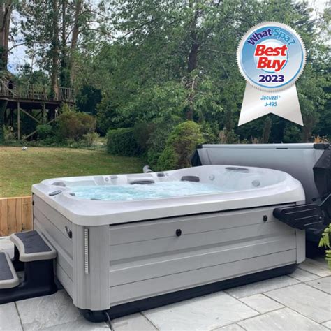 J 495™ Spacious Designer Entertainer S Hot Tub Jacuzzi® United Kingdom