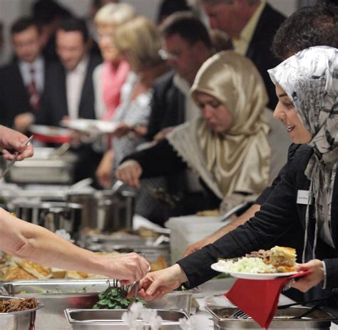 Ramadan: Was man beim Fasten, Essen und Trinken beachten sollte - WELT