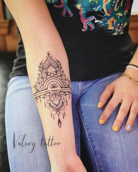 Das tätowieren mit weißer tinte geht viel komplizierter als mit schwarzer. Idee von Annelie Graf auf Tattoo | Unterarm tattoo frauen ...