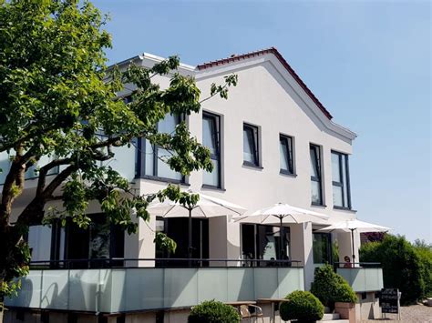 Der leutturm flügge leuchtet gegenüber. Urlaub auf Fehmarn - Ihr Hotel auf Fehmarn / Gold - Haus ...