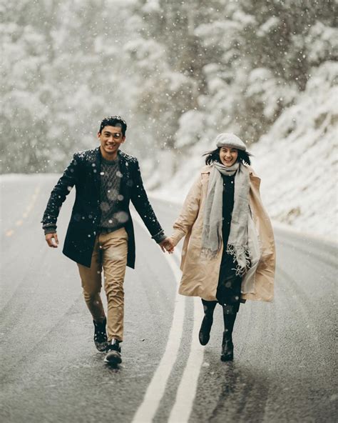 13 Inspirasi Gaya Foto Liburan Bareng Pacar Biar Feeds Instagram Keren