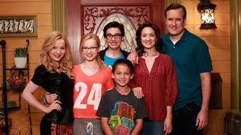 Joey And Willow Kiss On Liv And Maddie — Watch