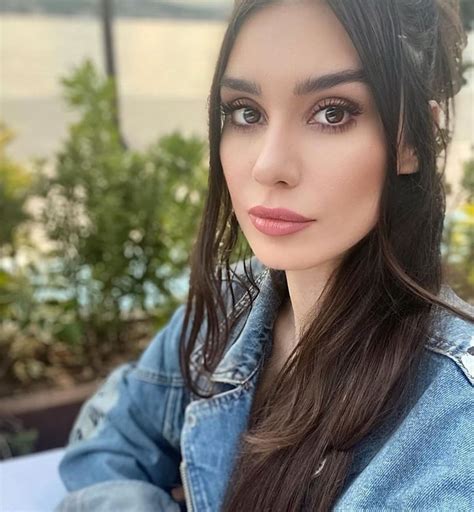 Turkish Actress Burcu Kıratlı Looks Absolutely Gorgeous [pictures] Lens