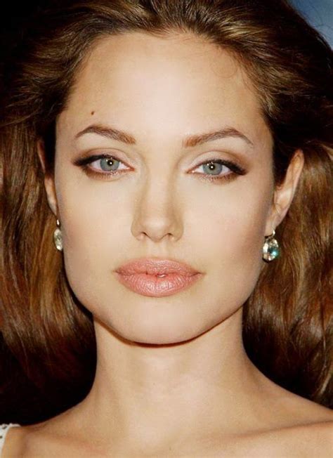 Angelina Jolie Microblading Sourcils Actrice