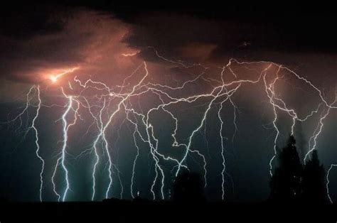 The Catatumbo Lightning Off Of Lake Maracaibo Venezuela Lightning